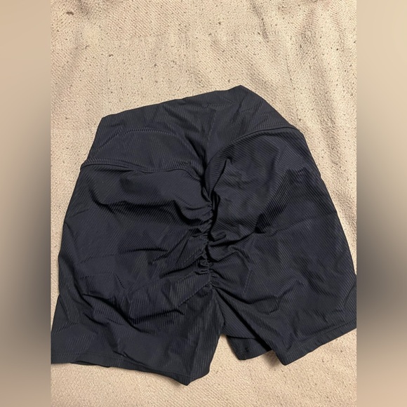 ✨workout shorts✨ - Picture 2 of 3